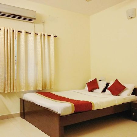 Super Oyo Capital O Premium Hotel Victoria Heights Near Sri Someshwara Swami Temple Бангалор Екстериор снимка