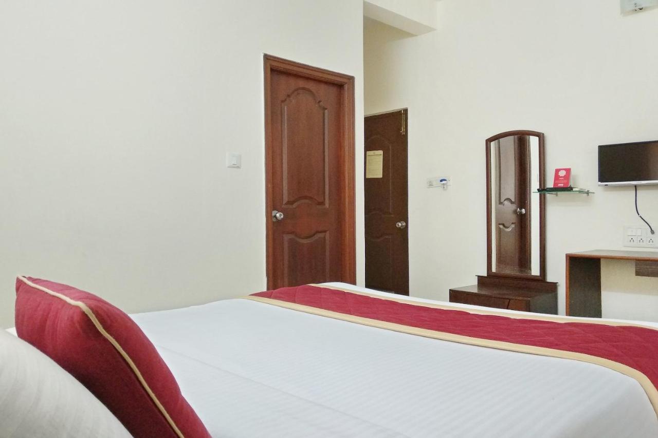 Super Oyo Capital O Premium Hotel Victoria Heights Near Sri Someshwara Swami Temple Бангалор Екстериор снимка